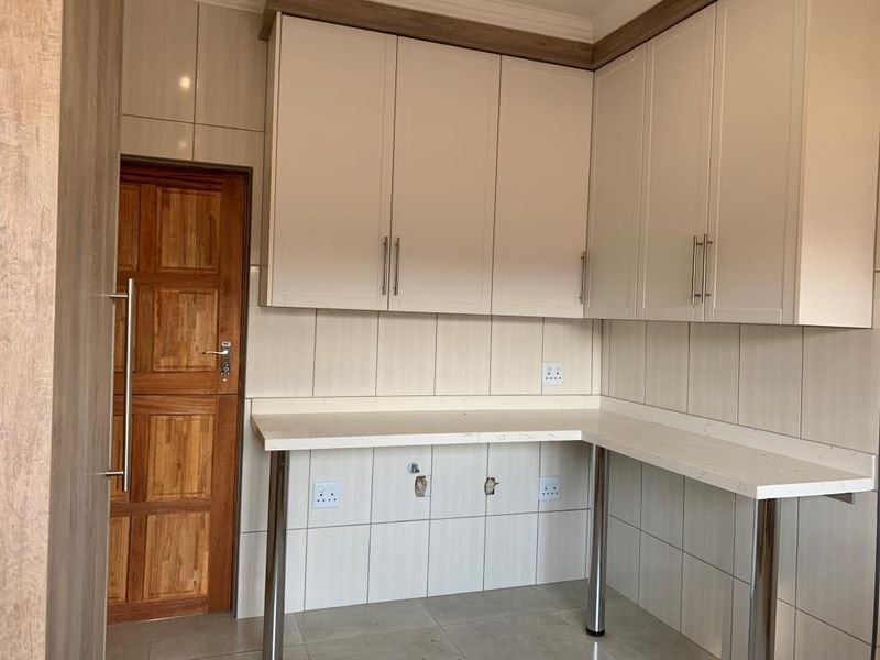 Classic Modern Living in the Bushveld. Your Dream Home Awaits in Kranspoort Vakansiedorp - Photo 6