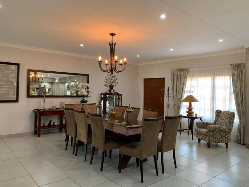 Masterpiece in the Bushveld. Newly Built Home for Sale in Kranspoort Vakansiedorp - Photo 8