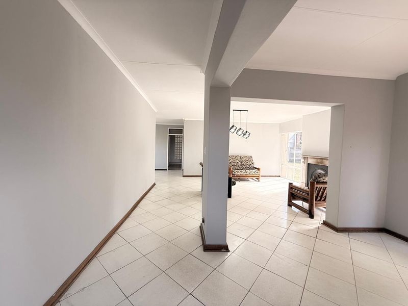 3 Bedroom Home with Flatlet at School - Photo 6