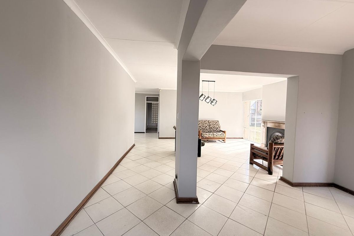 3 Bedroom Home with Flatlet at School - Photo 5