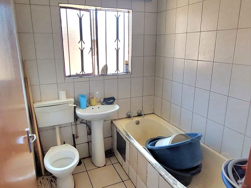 NEAT 2 BEDROOM WITH 2 OUTSIDE ROOMS IN LEACHVILLE - Photo 9