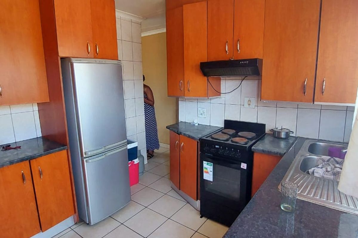 NEAT 2 BEDROOM WITH 2 OUTSIDE ROOMS IN LEACHVILLE - Photo 5