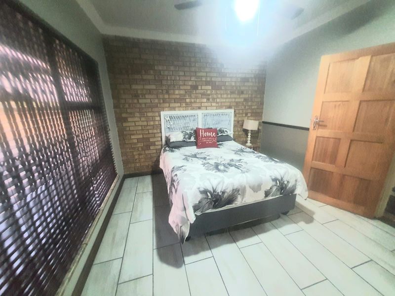 The Property That Has It All  House, Flat, Workshop Area, Business Rights. - Photo 7