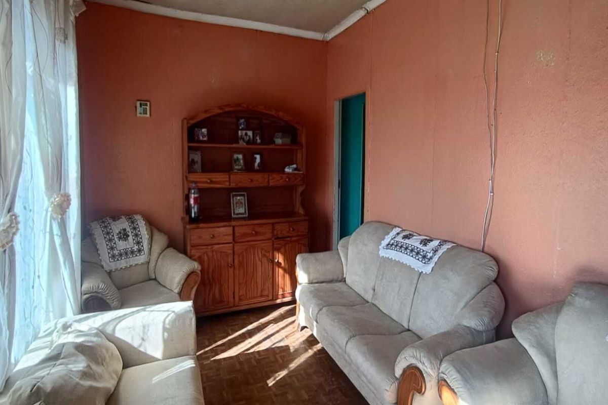 Dream Deal! Stylish 3-Bed with 3 Baths & Spacious Yard – Priced to Move - Photo 3