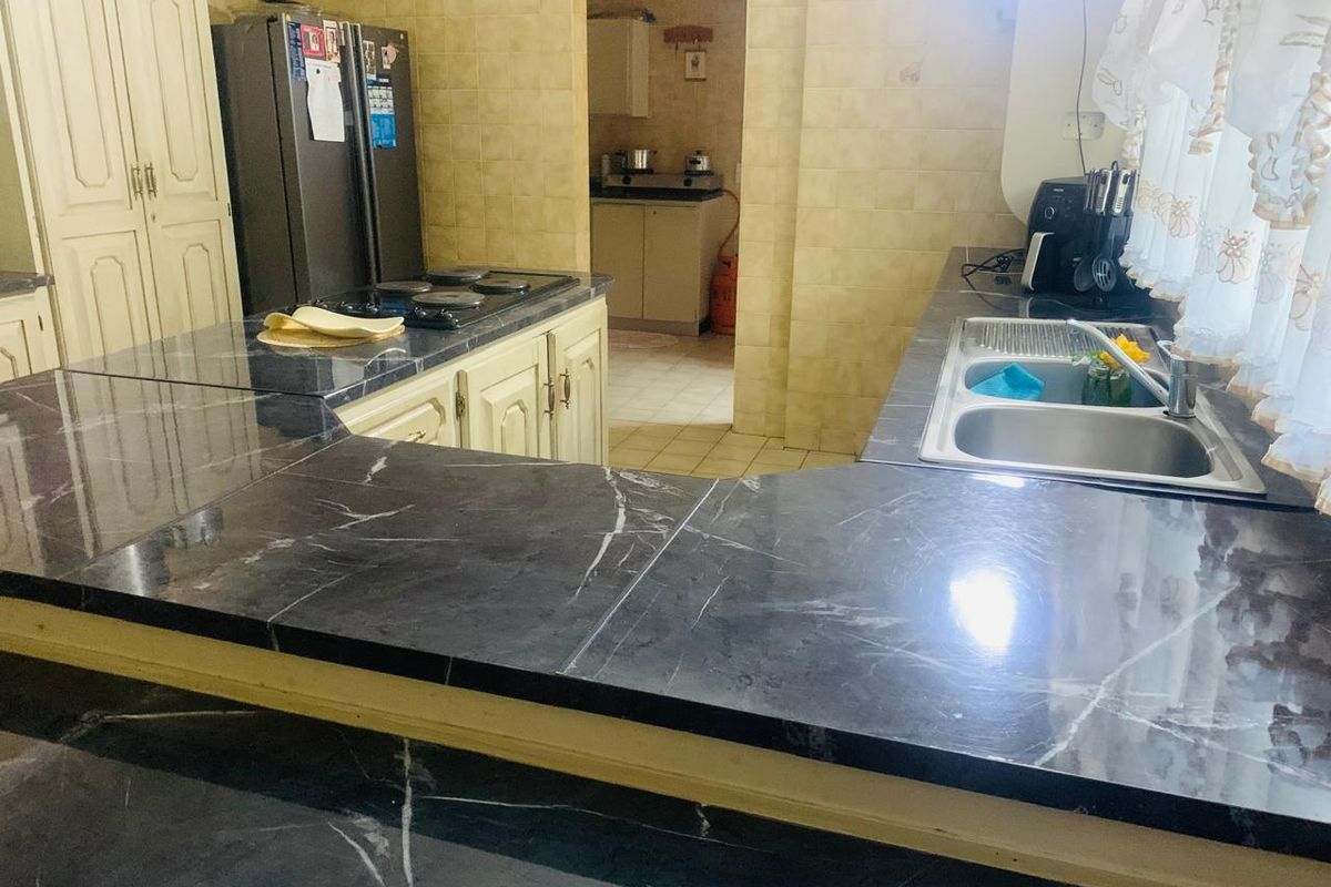 Lovely family house for sale in Deneysville - Photo 3