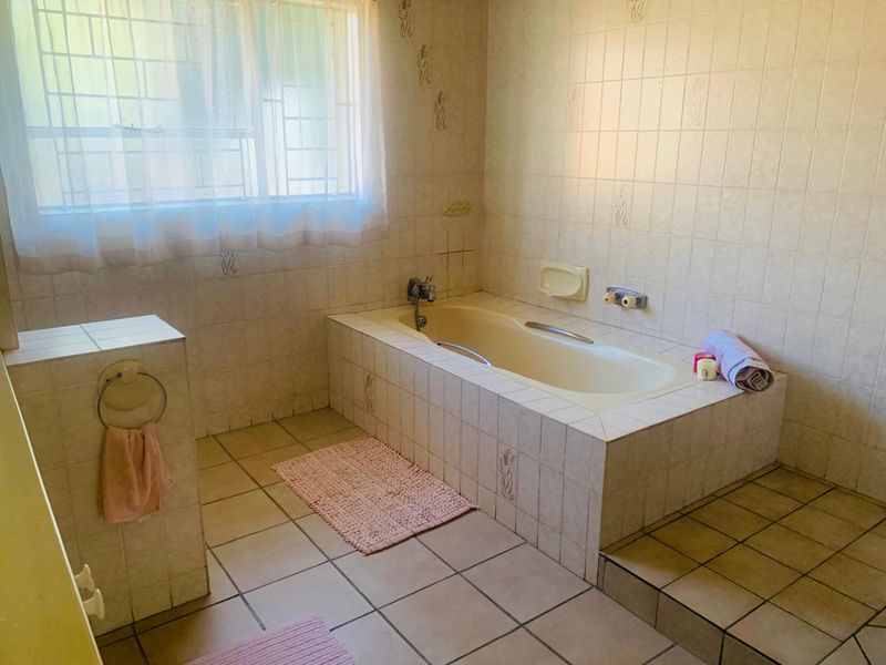 Lovely family house for sale in Deneysville - Photo 10