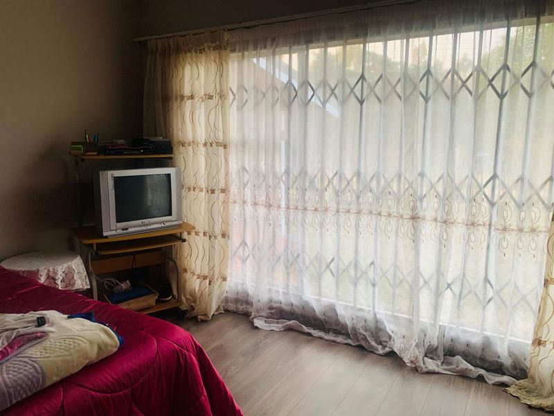 Lovely family house for sale in Deneysville - Photo 9