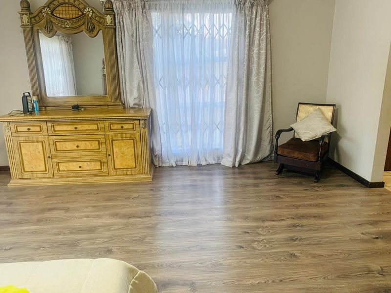 Lovely family house for sale in Deneysville - Photo 8