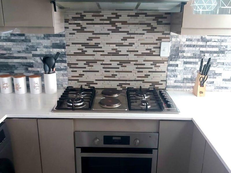Modern 2-Bedroom Apartment in Secure Terra Nova Estate – Stylish, Low-Maintenance Living - Photo 3