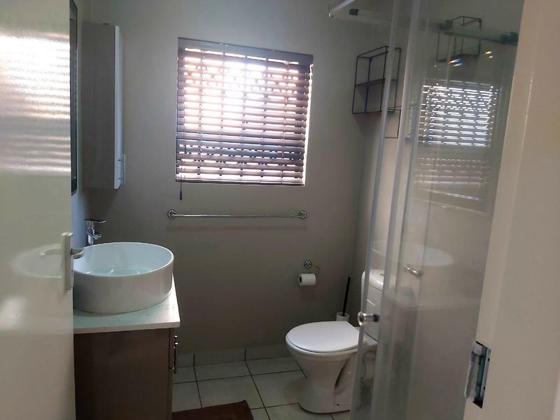 Modern 2-Bedroom Apartment in Secure Terra Nova Estate – Stylish, Low-Maintenance Living - Photo 7