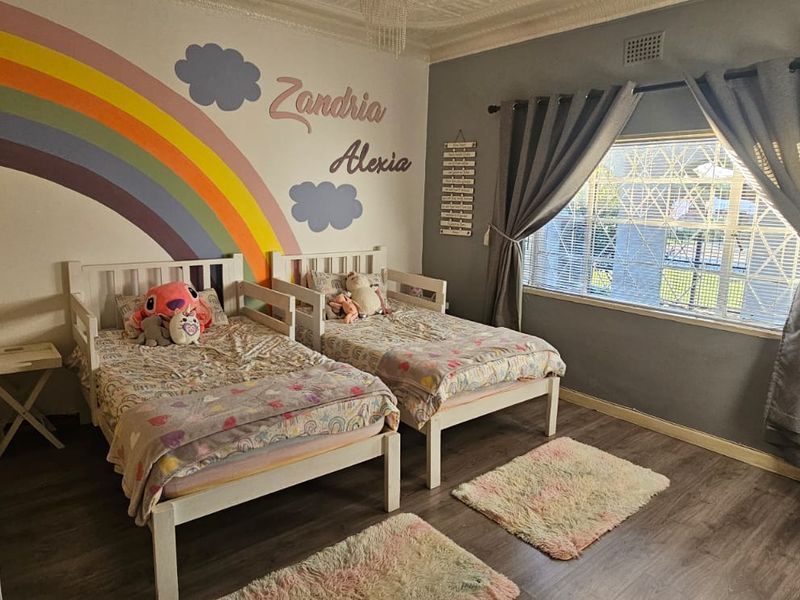 Stunning 3-Bedroom in Prime Location - Photo 9