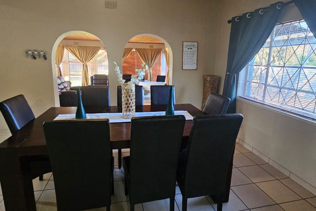 Stunning 3-Bedroom in Prime Location - Photo 4