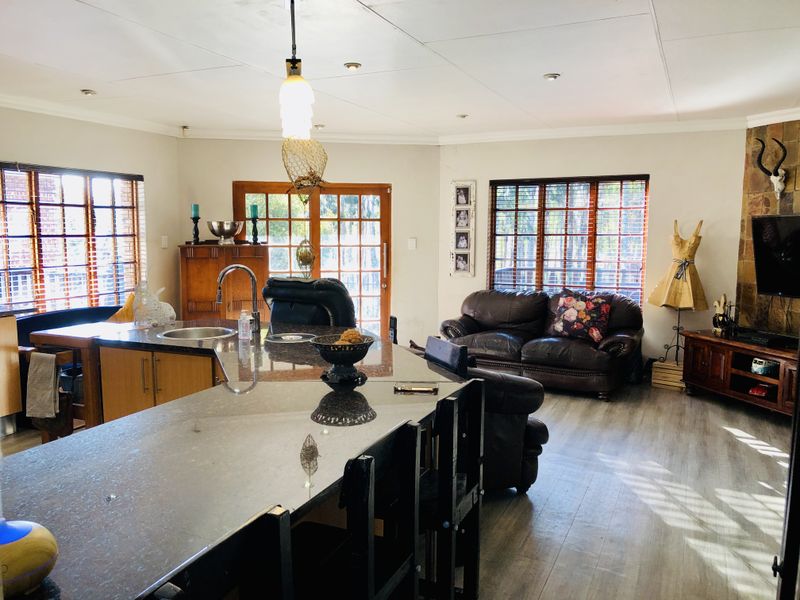 Freehold For Sale In Middelburg - Photo 6