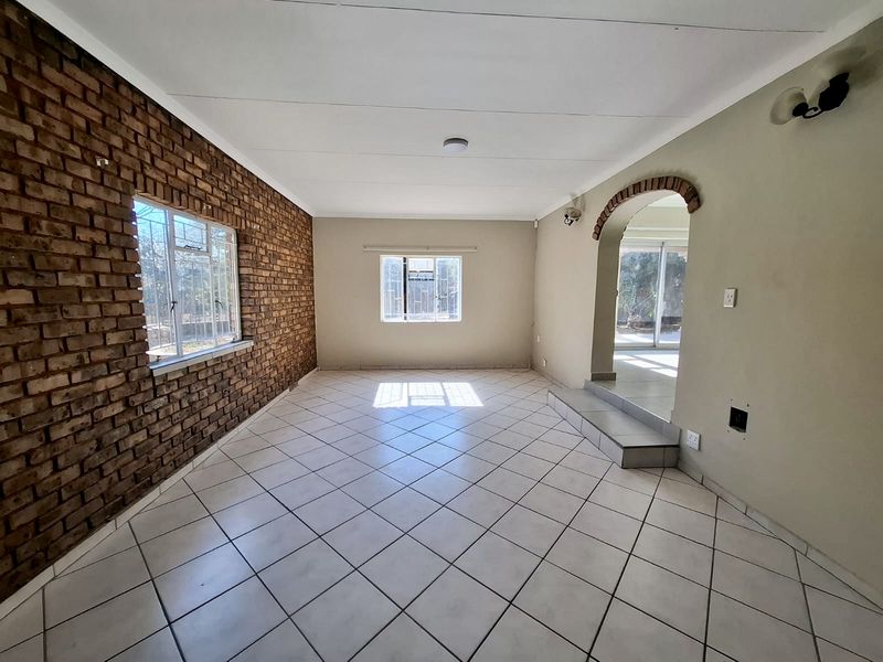 Completely Renovated Gem with Multiple Living Spaces - Photo 5