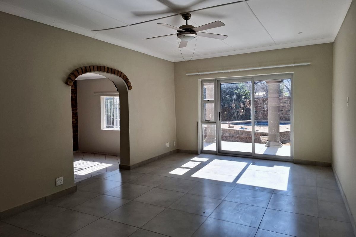 Completely Renovated Gem with Multiple Living Spaces - Photo 4