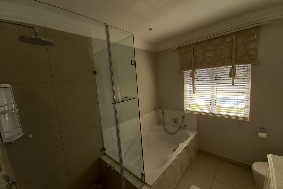 Welcome to Pretoria North, where luxury living meets convenience. - Photo 4