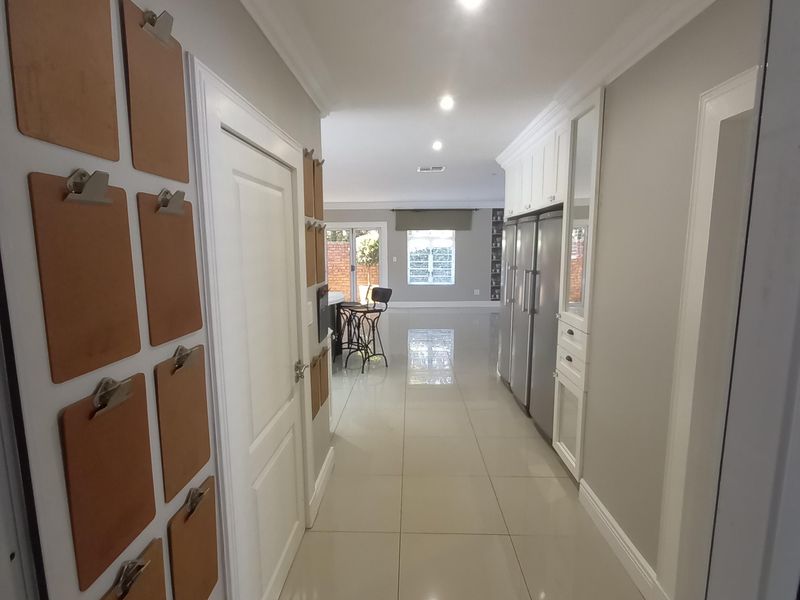 Welcome to Pretoria North, where luxury living meets convenience. - Photo 10