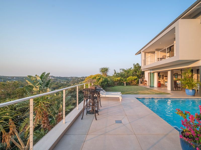 Seamless Luxury Living Meets Captivating Beauty - Photo 2