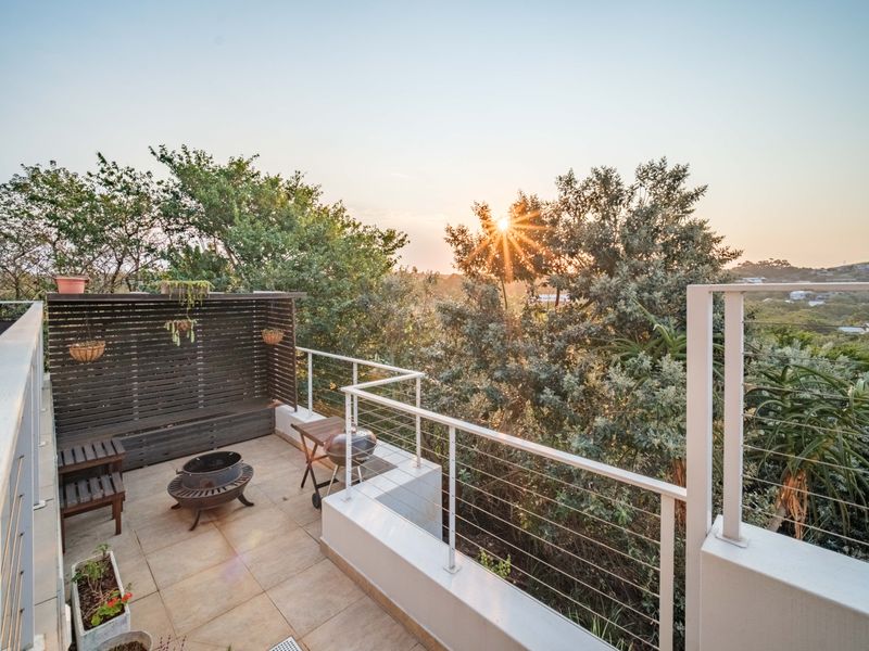 Seamless Luxury Living Meets Captivating Beauty - Photo 10