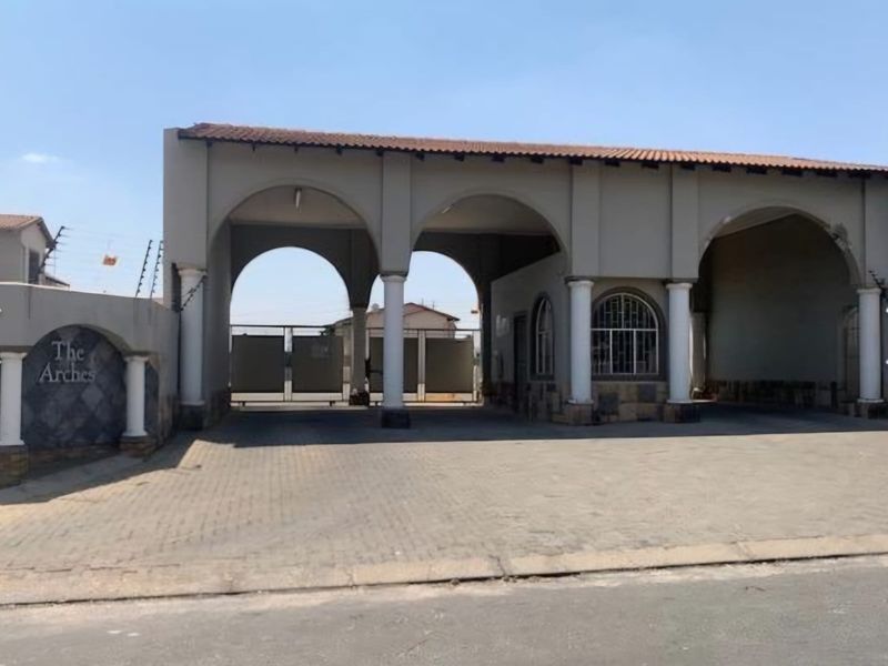 Stunning 2 bedroom in THE ARCHERS, DALPARK EXT 1,BRAKPAN - Photo 2