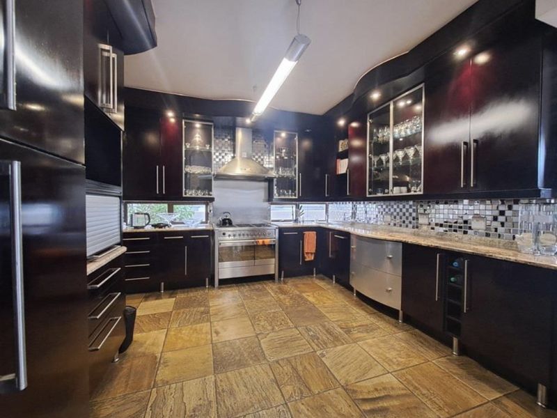 Spacious Living with Elegant Finishes in Cycad Estate, Polokwane - Photo 9