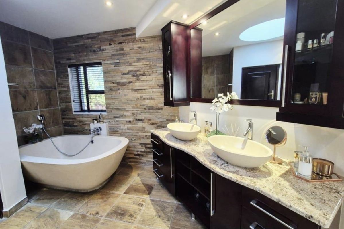 Spacious Living with Elegant Finishes in Cycad Estate, Polokwane - Photo 2