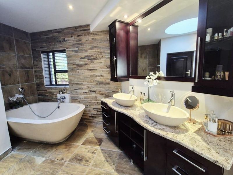 Spacious Living with Elegant Finishes in Cycad Estate, Polokwane - Photo 2