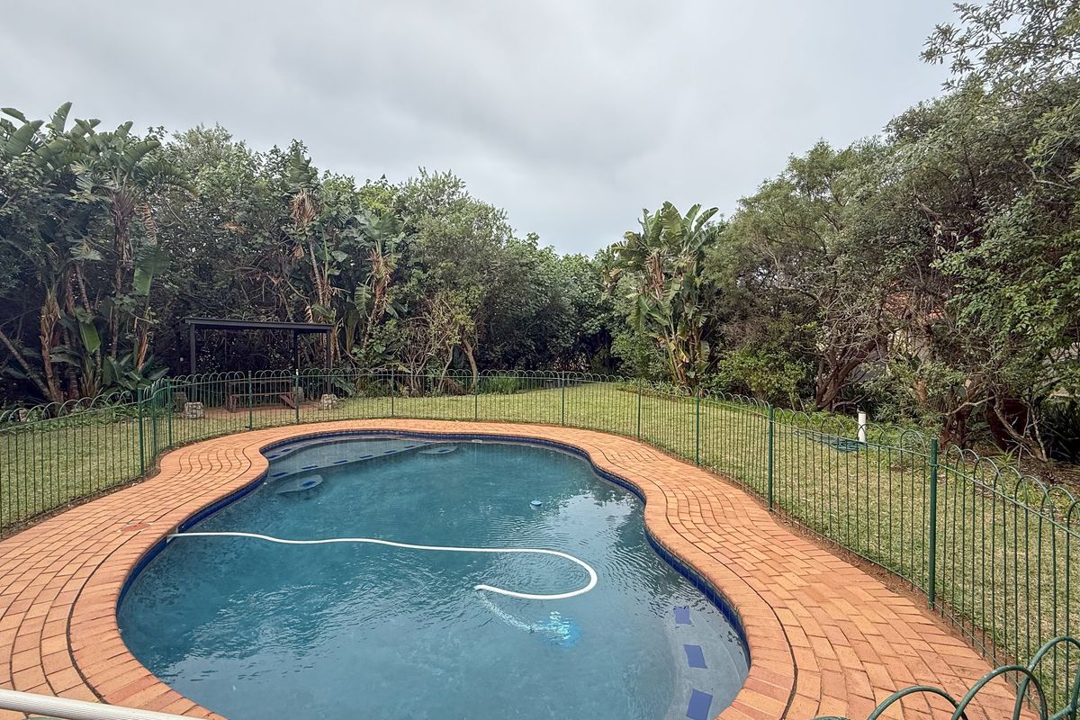 Stylish and Spacious Townhouse with Double Garage in Zimbali Coastal Resort - Photo 2