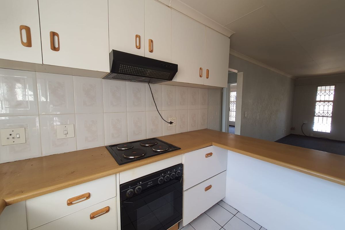 Beautiful Unit For Sale Overlooking With A Stunning View - Photo 2