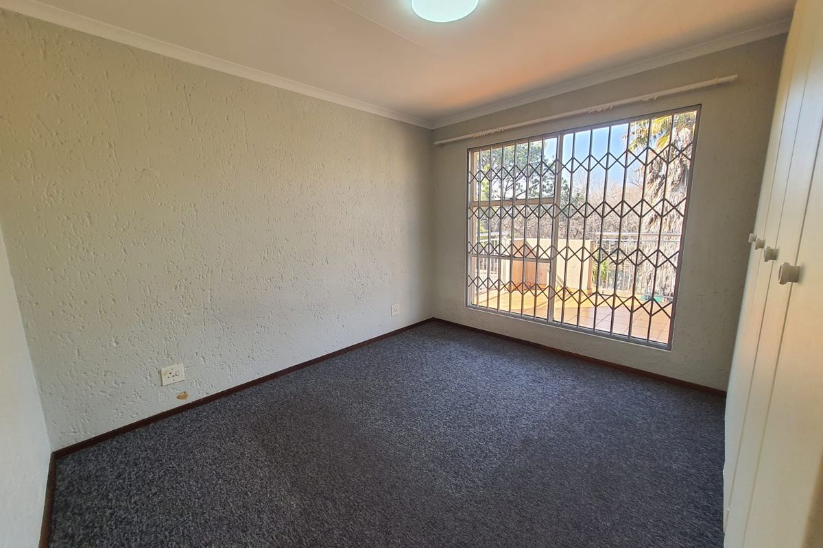 Beautiful Unit For Sale Overlooking With A Stunning View - Photo 5