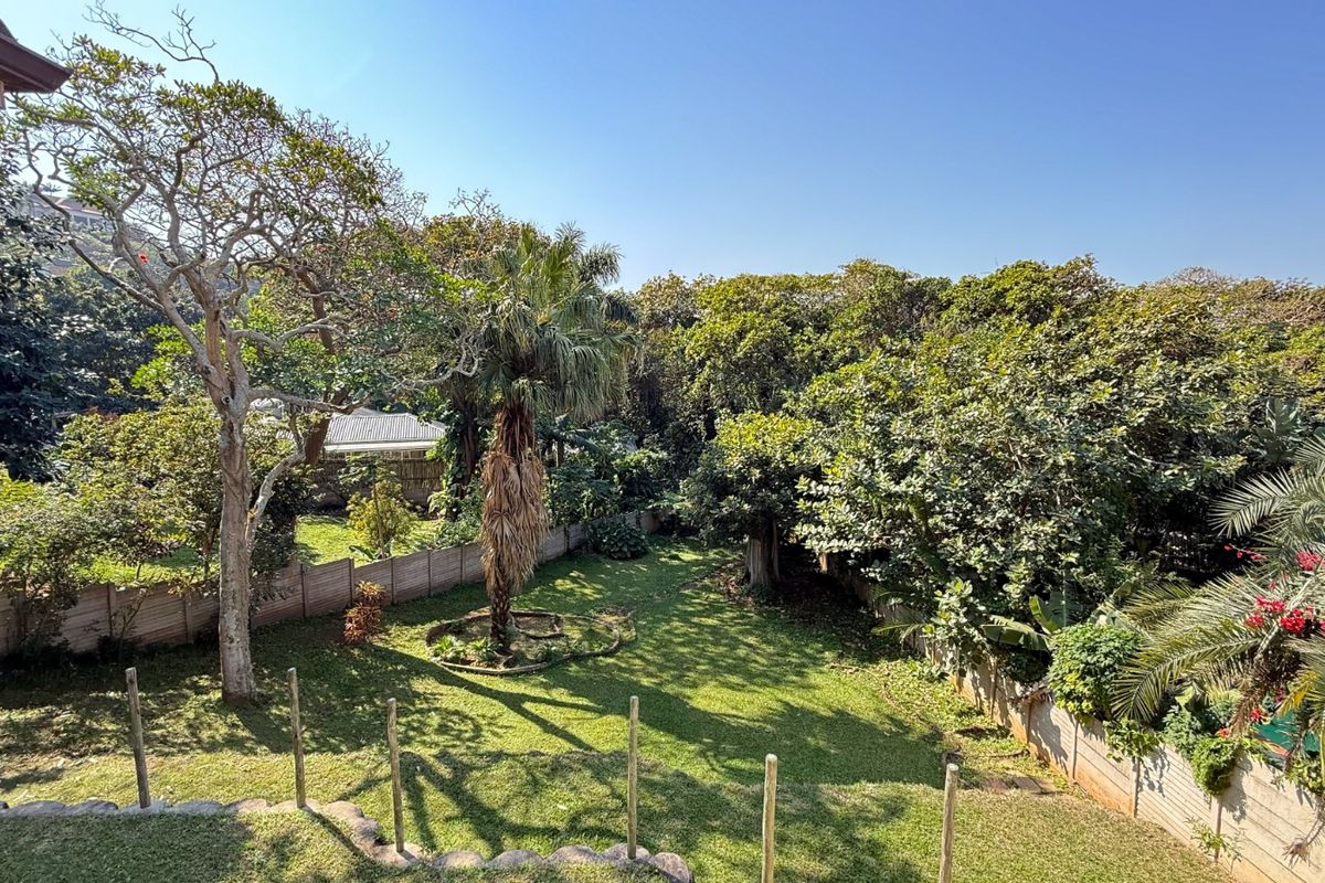 Elegant Dual-Living Coastal Retreat in Prime Ballito Location - Photo 5