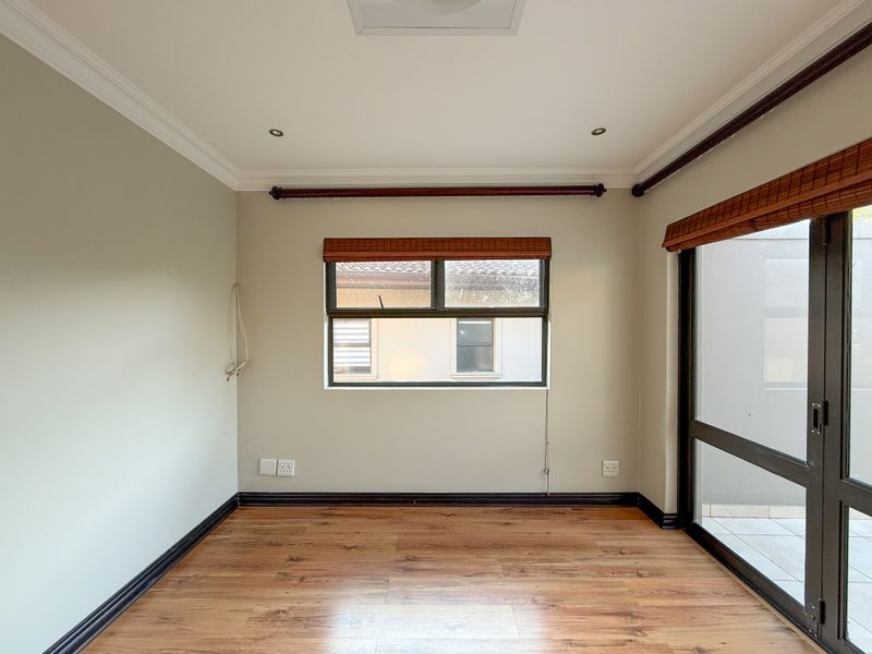 Freestanding Lakeside Townhouse in Zimbali - Photo 9