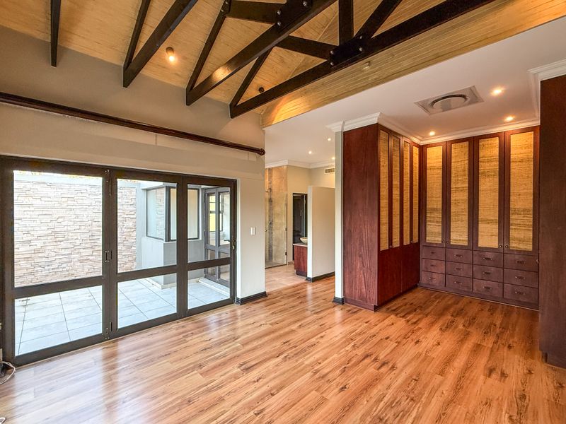 Freestanding Lakeside Townhouse in Zimbali - Photo 5