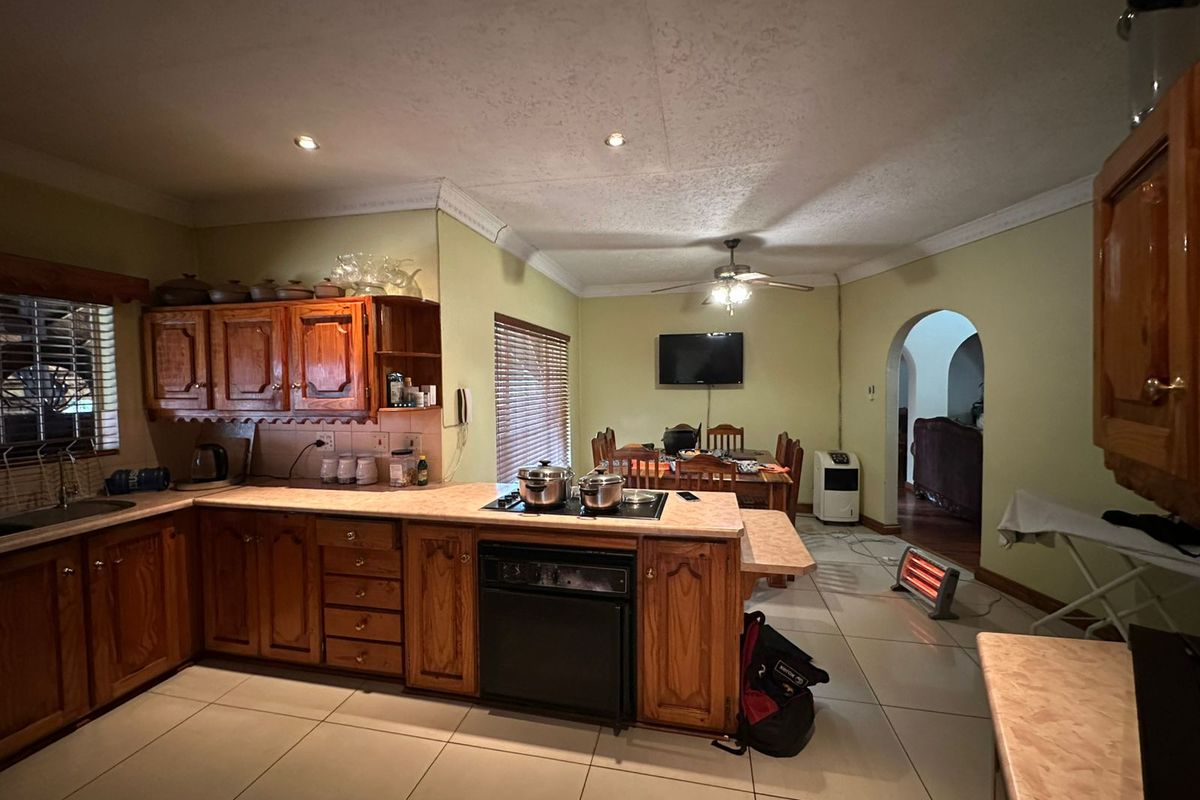 Don’t miss out on this lovely 3 bedroom home in Waldrift , Vereeniging! - Photo 4