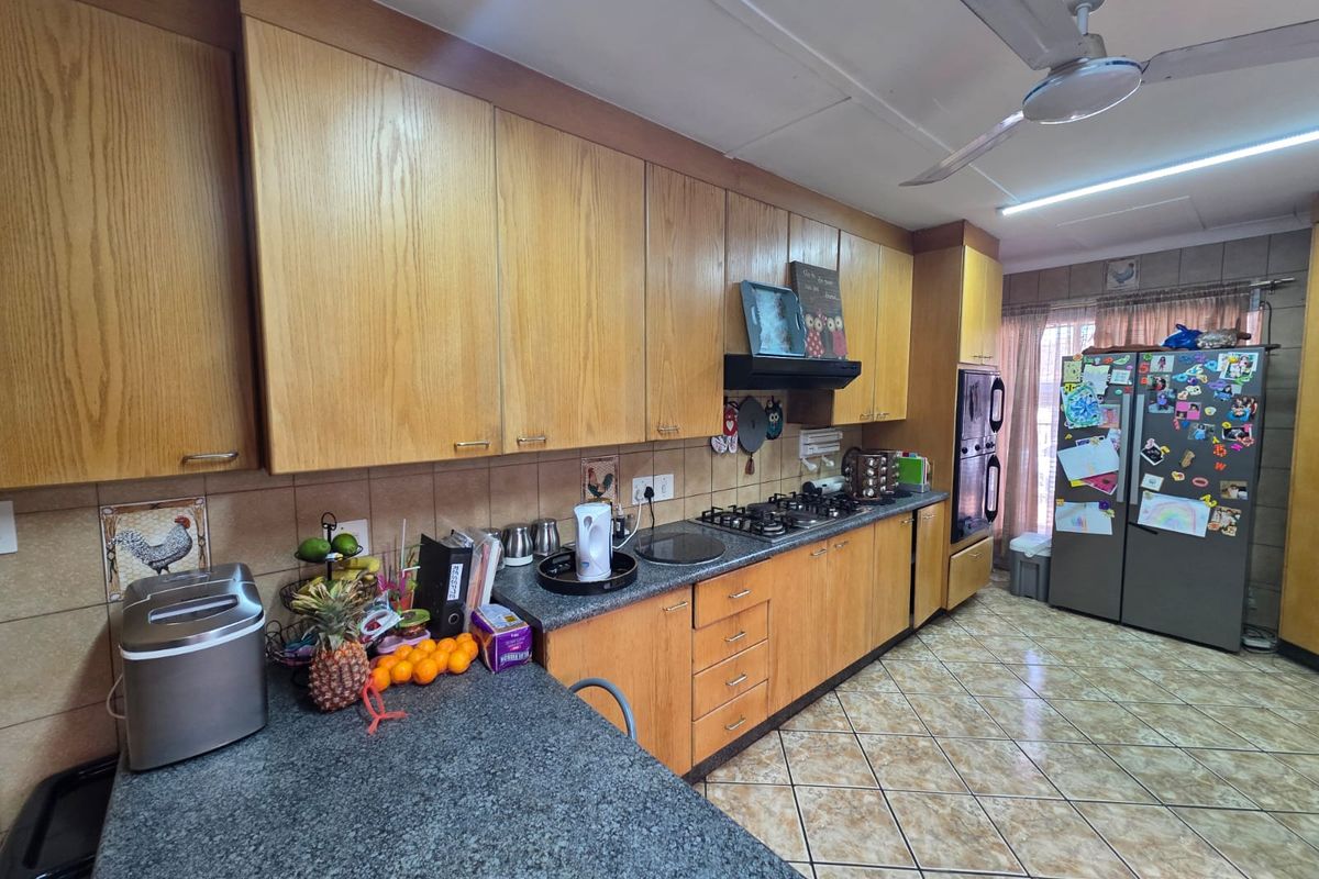 Beautiful House for Sale in SW5 – A Must See! - Photo 4