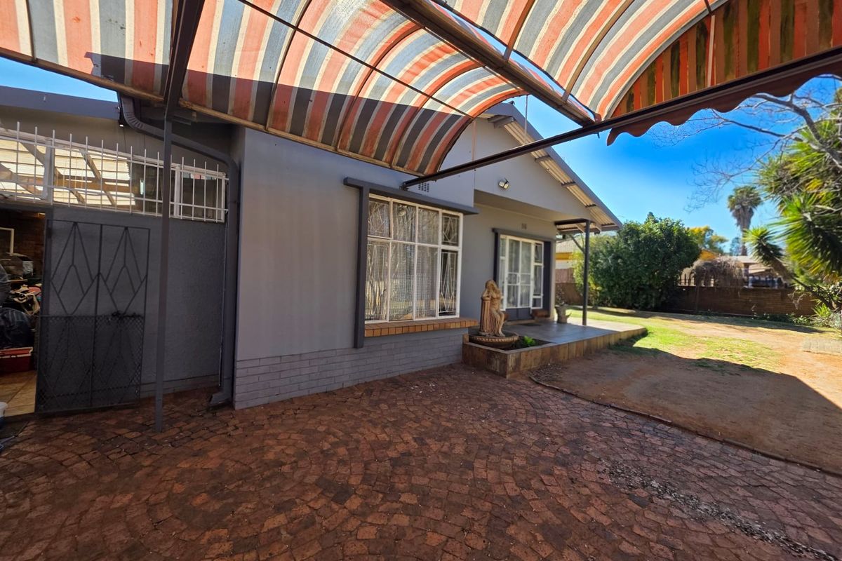 Beautiful House for Sale in SW5 – A Must See! - Photo 2