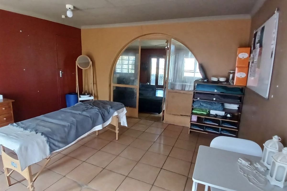 Versatile Property Ideal for Business, Living & Farming - Photo 4