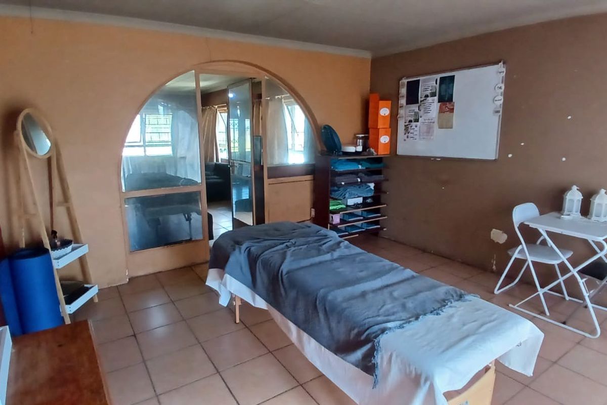 Versatile Property Ideal for Business, Living & Farming - Photo 3