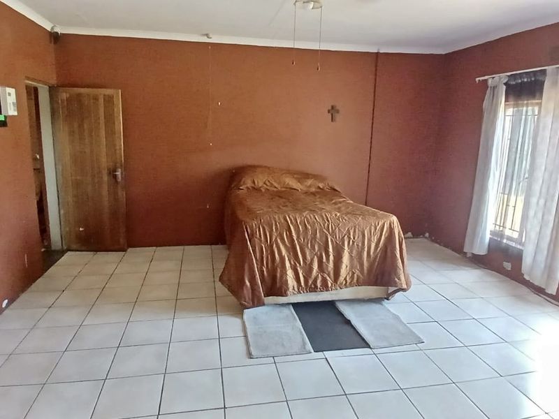 Versatile Property Ideal for Business, Living & Farming - Photo 9