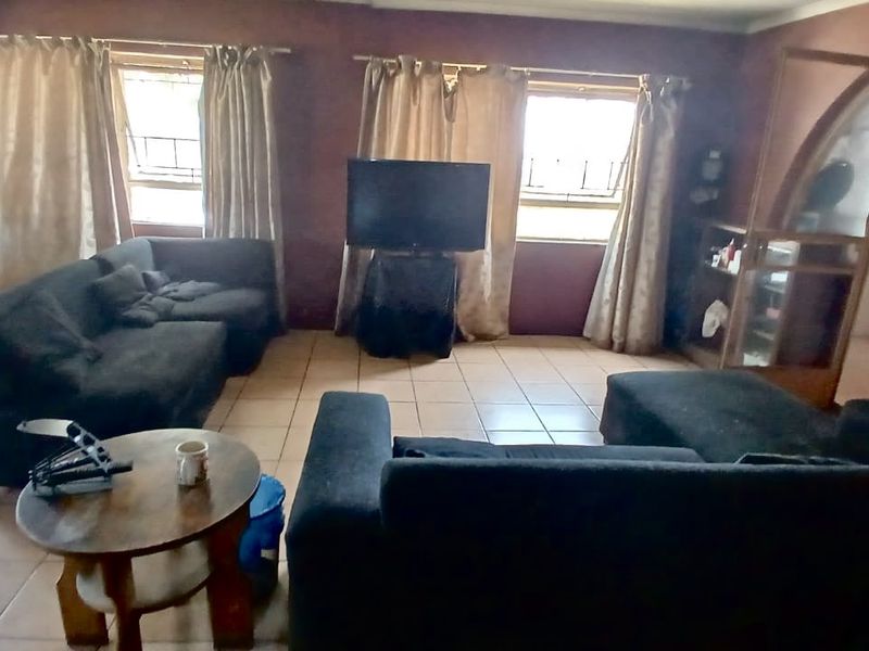 Versatile Property Ideal for Business, Living & Farming - Photo 2