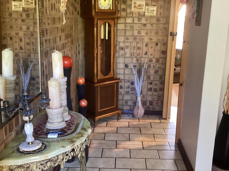 Safe and secure complex in reyno ridge. - Photo 10