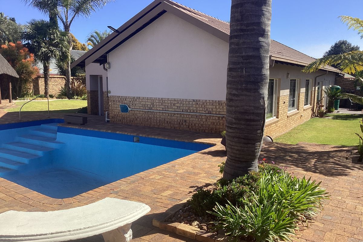 Safe and secure complex in reyno ridge. - Photo 3