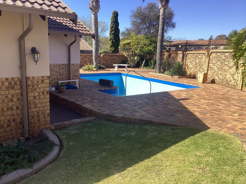 Safe and secure complex in reyno ridge. - Photo 4