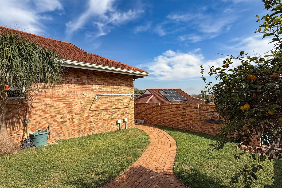 Stylish 3-Bedroom Townhouse in the Heart of Ballito - Photo 3