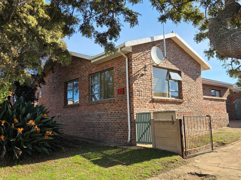 3 BEDROOM HOUSE FOR SALE - Photo 3