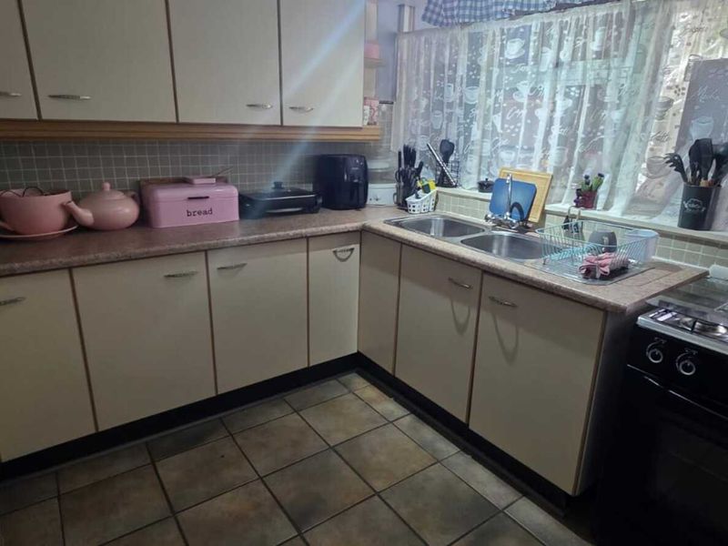 DO YOU WANT YOUR OWN LITTLE GETAWAY AT THE VAALDAM WITH RIVER ACCESS? - Photo 5