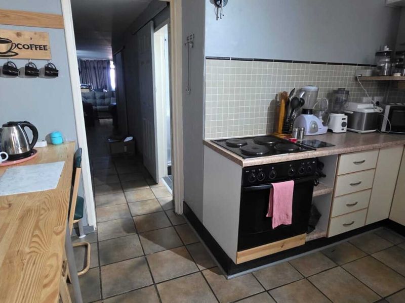 DO YOU WANT YOUR OWN LITTLE GETAWAY AT THE VAALDAM WITH RIVER ACCESS? - Photo 3