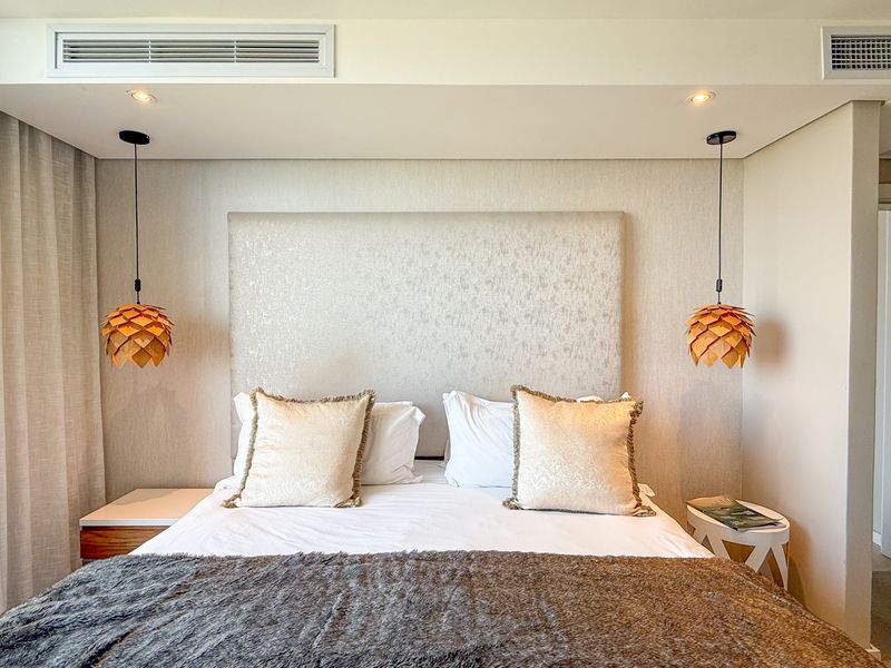 Penthouse Living at Its Finest - Photo 6