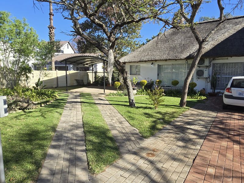6 Bedroom House For Sale in Bendor - Photo 2