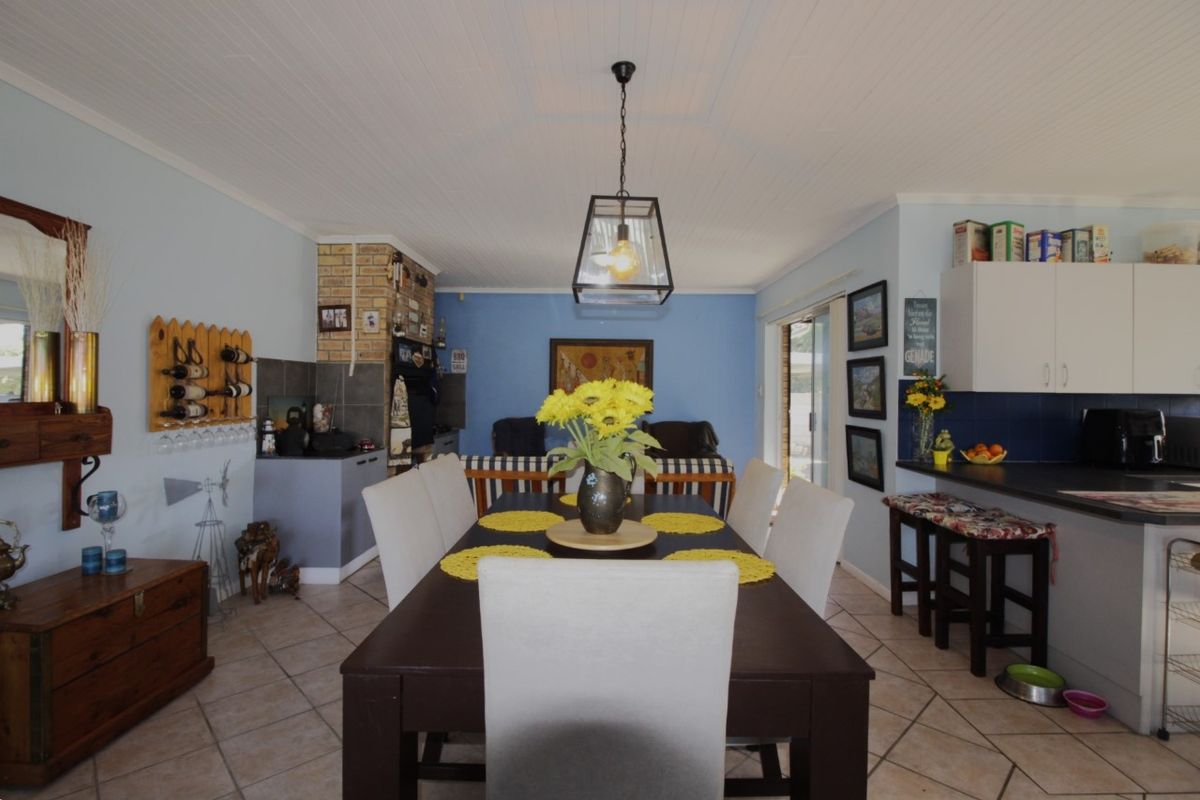 3 BEDROOM HOUSE IN WAVECREST - Photo 4